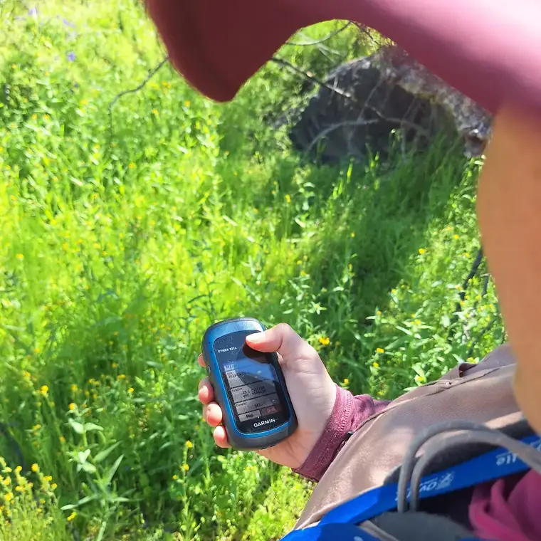 Registro de coordenadas con un GPS de mano en terreno
